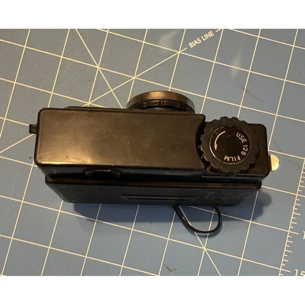 Vintage Hi Speed Camera With Box Insta Load 126 Cartridge Film Untested